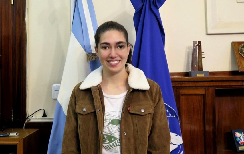 Camila Martínez tuvo el mejor promedio de la colación del viernes 30 de mayo, con 9.60, entre 109 graduados y graduadas. Tiene 21 años y se recibió de Ingeniera Electrónica en la Universidad Nacional del Sur.