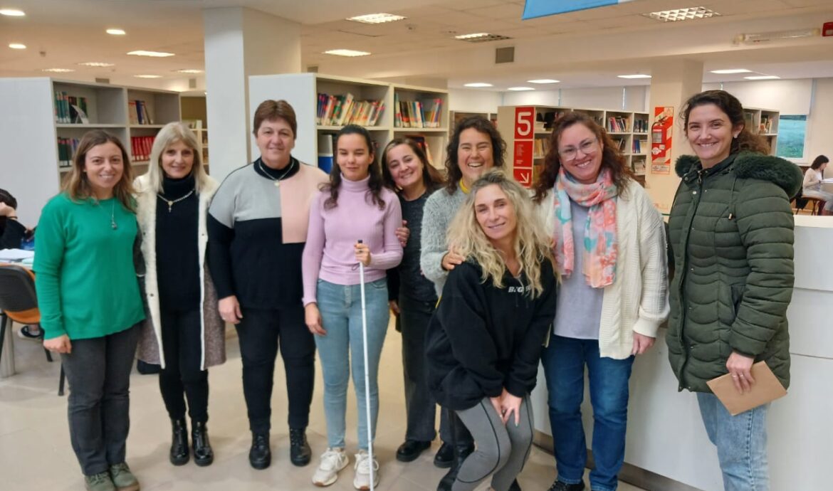 Señaléticas en Braille en la Biblioteca Central de la Universidad Nacional del Centro